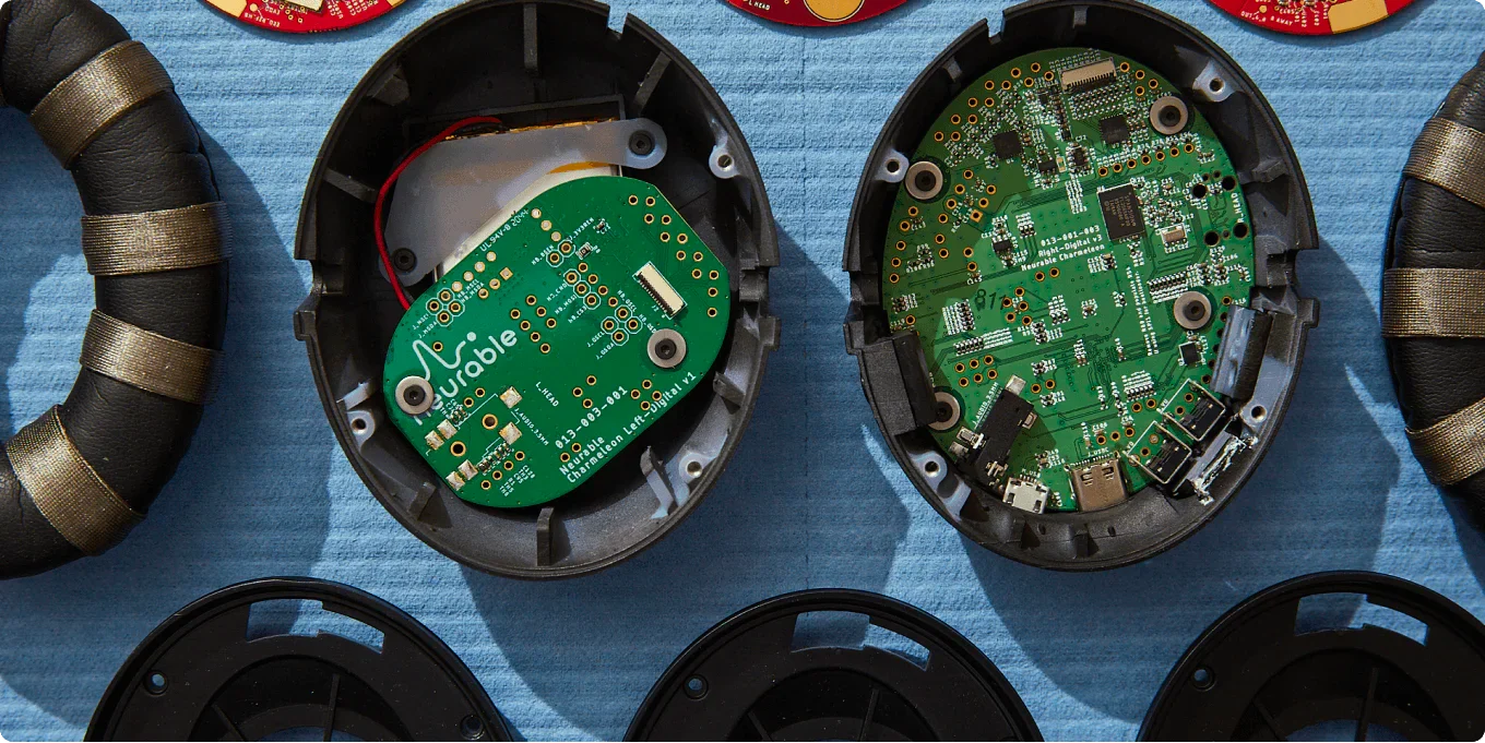enten-noise-canceling-bluetooth-headphones-by-neurable.png